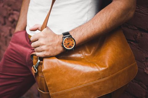 acomencompany's tweet photo. Are Messenger Bags More Professional Than Backpacks? https://t.co/gJ1Ua26qdr #bethewolf https://t.co/vgVClgHaXi