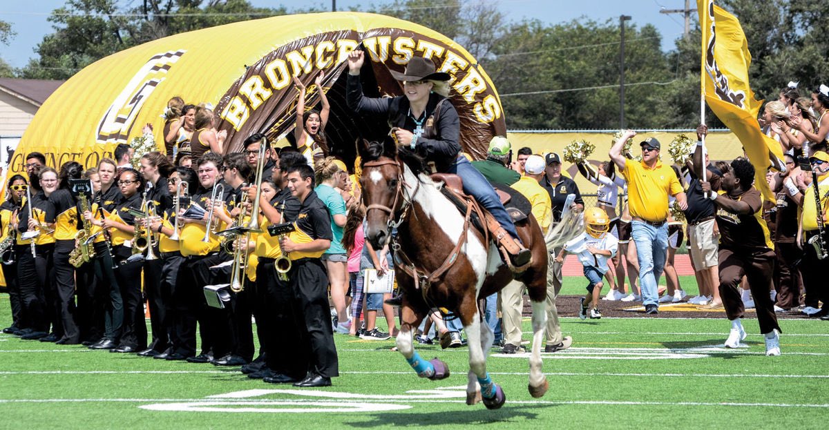 _deswest's tweet image. Officially committing to Garden City Community College ✍🏾