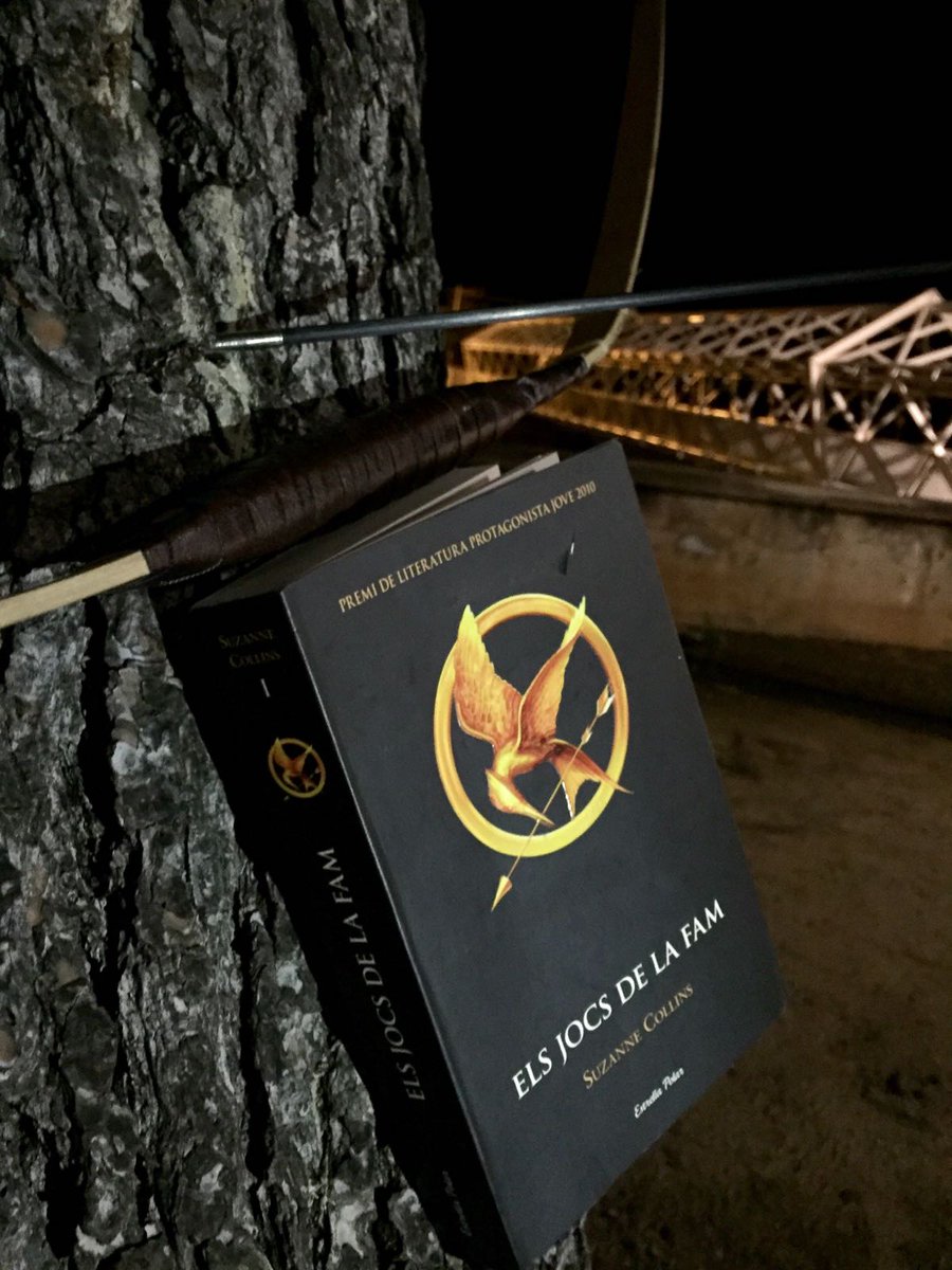 FamdeLlibres's tweet photo. Per a llegir no necessitem molt: un arc, una fletxa i el nostre meravellós llibre!📖
#CECVContemLecturaAVL https://t.co/i31j7nCvJq