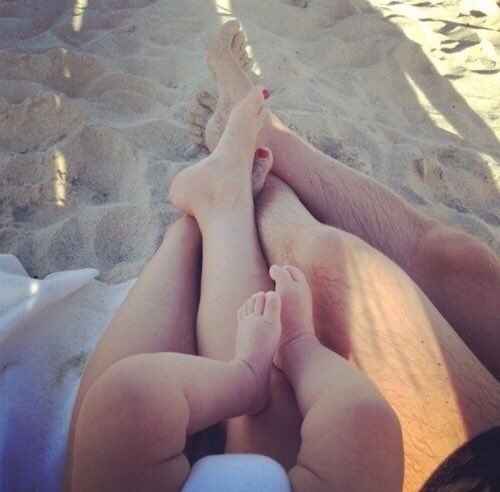 MsSelenaOBrien's tweet image. Family time at the beach. 💞
