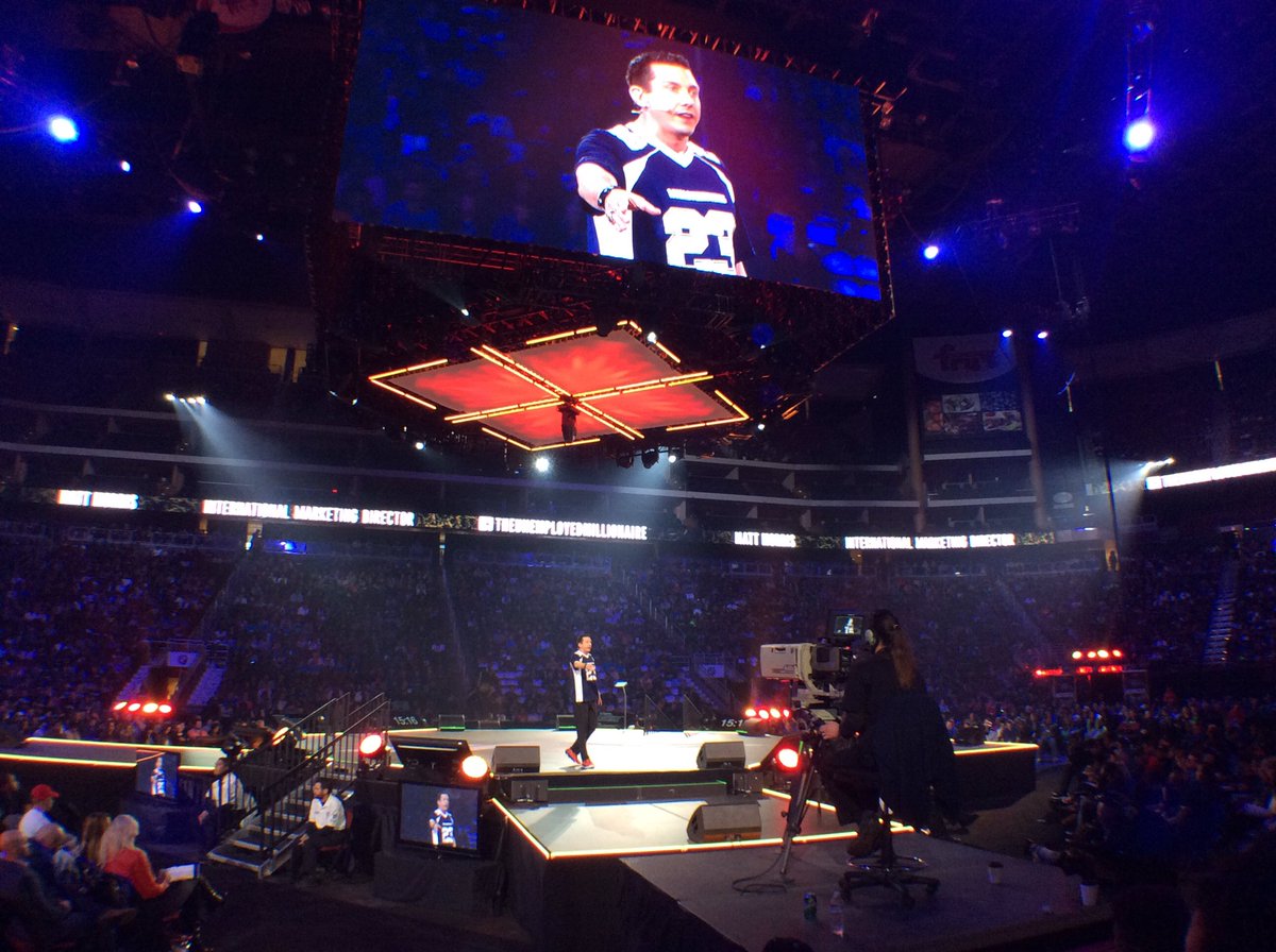 Marsphotoz's tweet photo. #wvsuccess #wvmomentum #mattmorris #gilariverarena Killer moments with Matt Morris today in this jammed packed arena. "I am good enough!" https://t.co/ytfNKJbRQi