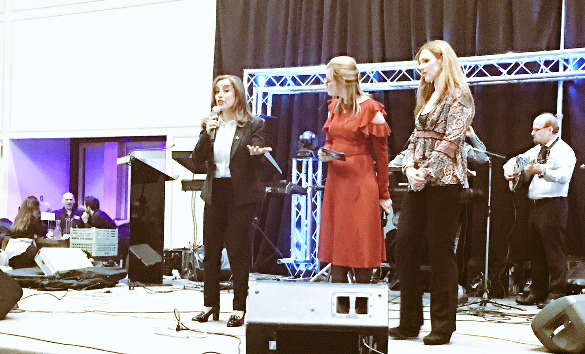 eva_nassif1's tweet image. Au #Saveurs&amp;amp;Traditions" de la #CommunautéHellénique2017. Près de 1400 personnes, en présence de son Exc.Nicolas Sigalas #ConsGén#Grèce#vimy