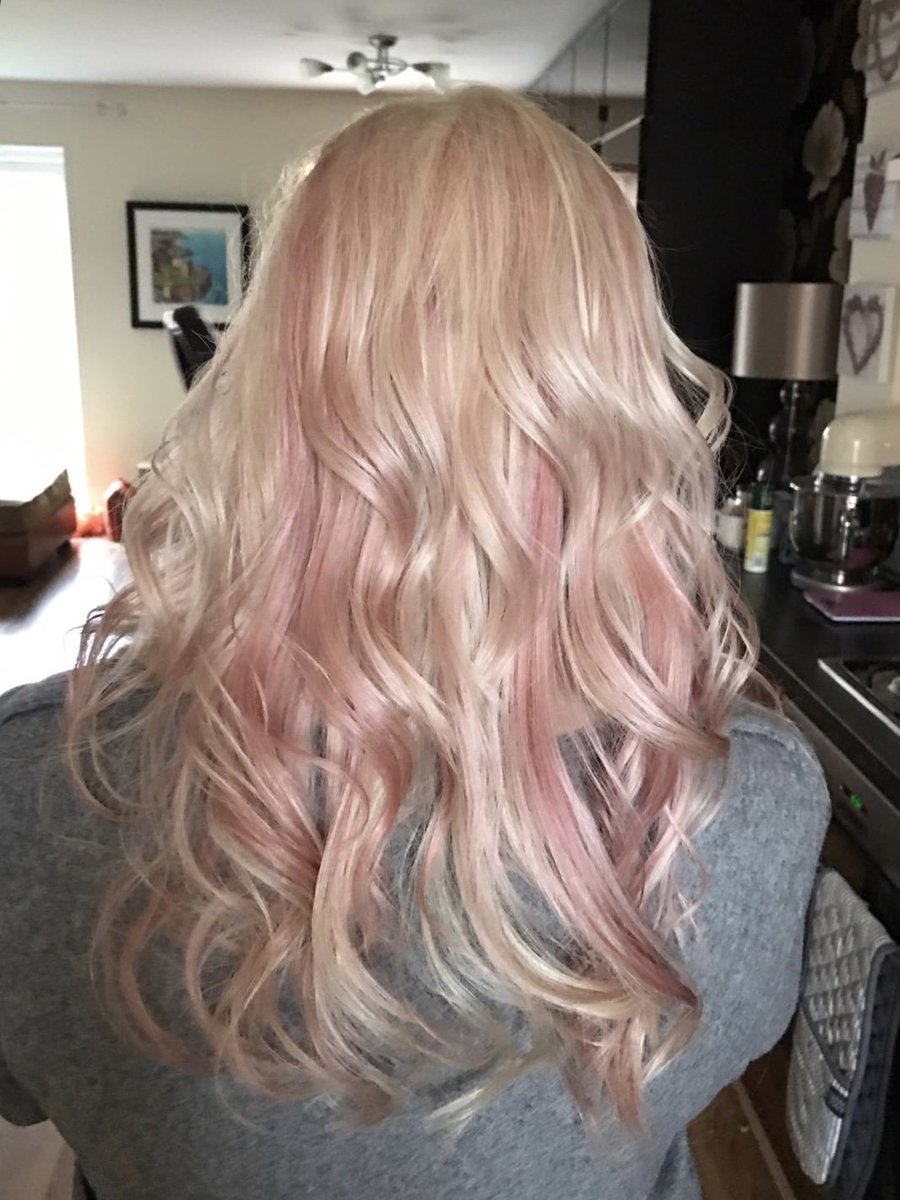 je55ica__rabbit's tweet photo. So lovely having my hair refreshed after soooo long. Thank you @TheArchNCL I love it as always xxx #blonde #pink #curls #blondie https://t.co/otybBO6dvq