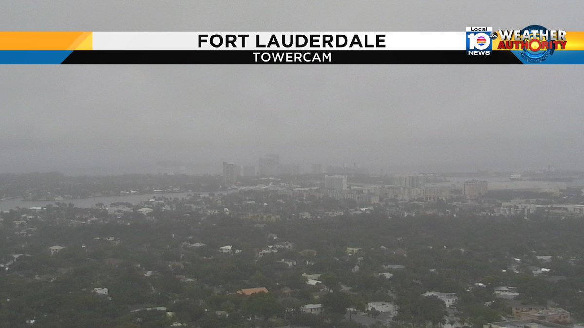 Gloomy & wet evening continues for #FortLauderdale @TrentAricTV has your forecast at 6, 11pm tonight Local 10 News https://t.co/CtfHeHWik4