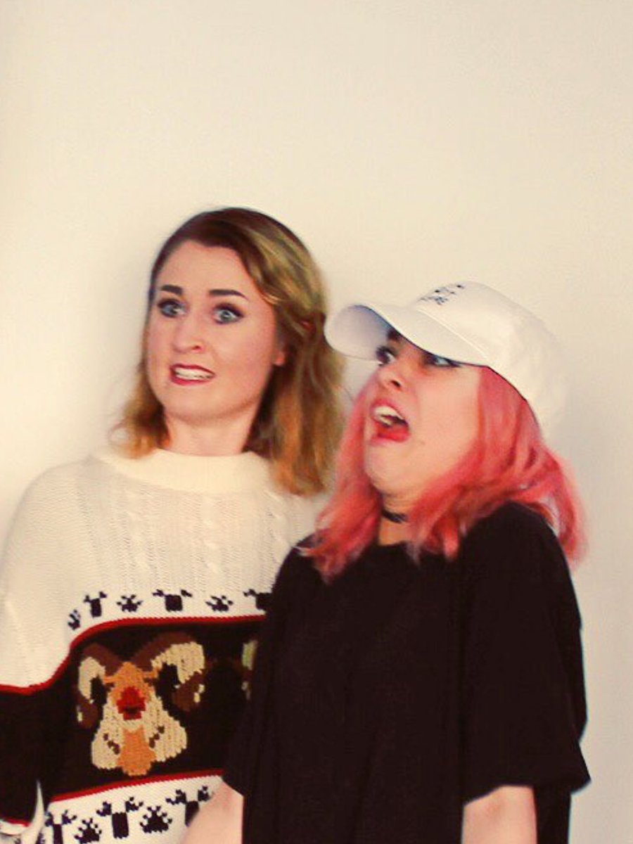 HesAustraIian_'s tweet photo. when someone tells me they don't like @HeyViolet https://t.co/Yco4sNAXiw