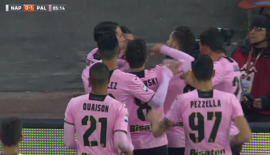 IlMughini's tweet photo. Un cross all improvviso....
Un colpo di testa...
Si gonfia la rete e....
una #GODURIAPAZZESCA
😂😂😂😂😜😜😜😜 https://t.co/5Ytpm8KoOc
