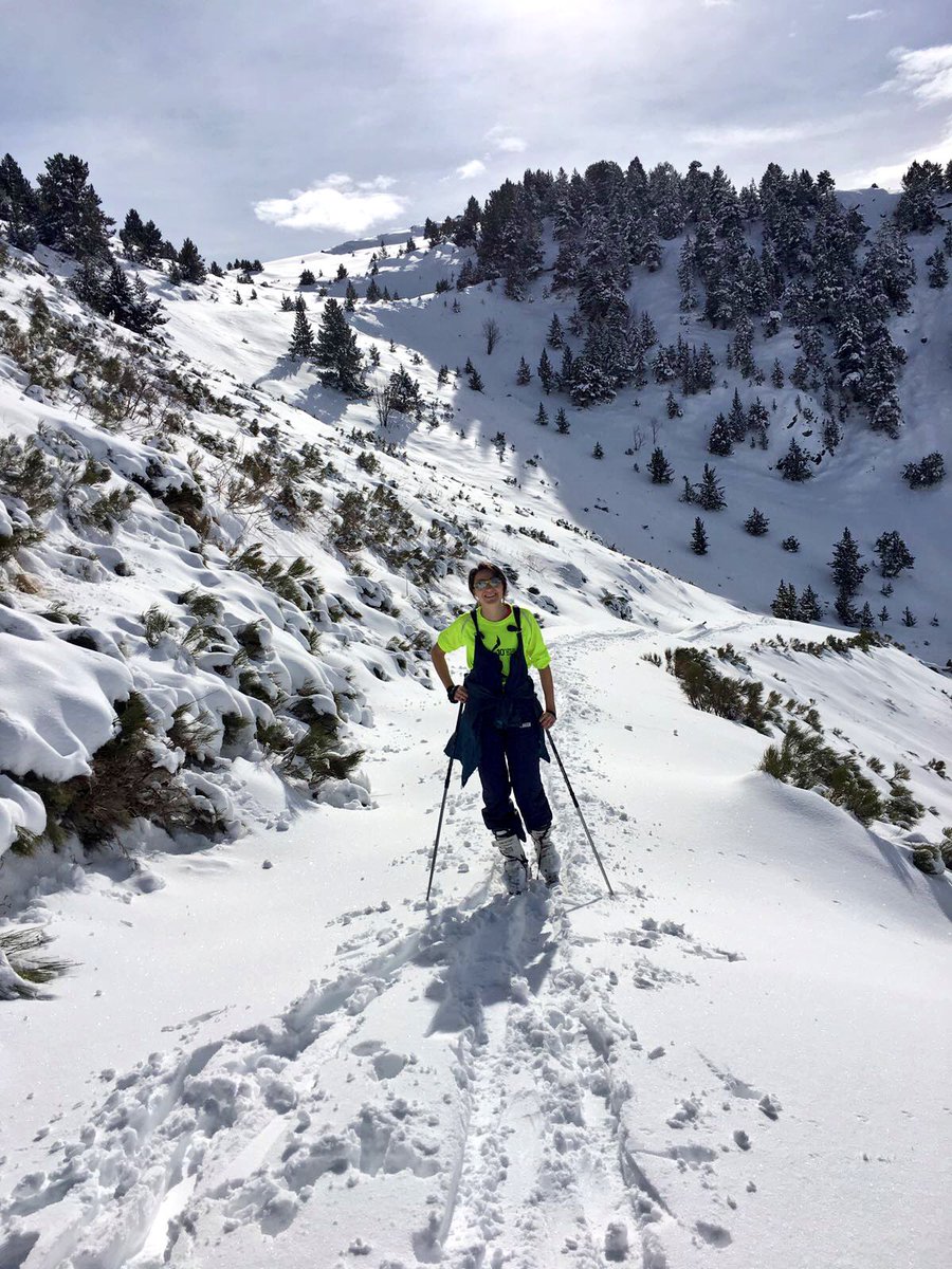 ivanespilez's tweet photo. Genial día de esqui de montaña en la Vall de Boí. #aralleida #valldeboi #skimo #esquí #montaña #nieve #domingo #amigos https://t.co/4UMmxvLN8E
