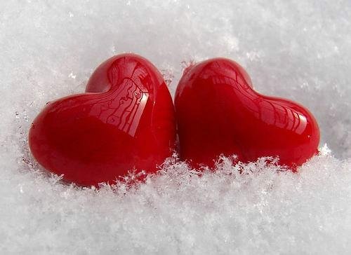 مشتاق لك يلي علا البال مشتاق مشتاق لهمسك وضمت يدينك ضاقت بي الدنيا ياعز الاصحاب ادورك طول وقتي واقول وينك