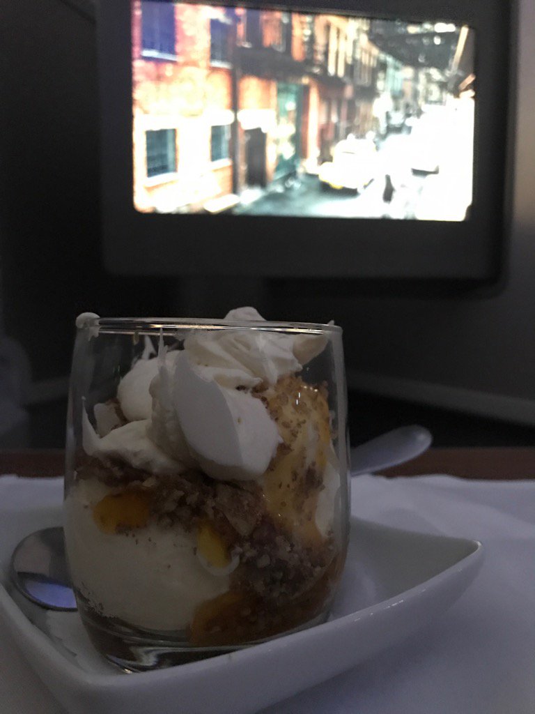 adamarkon's tweet photo. My favorite, butterscotch sundaes. #AmericanAirlines LHR->JFK https://t.co/T1Gy9eOIbX