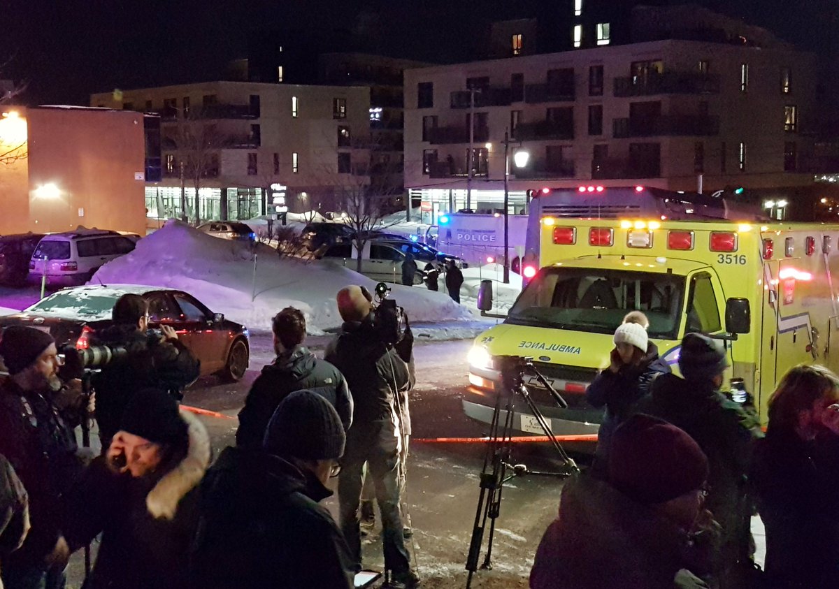 NBCNews's tweet image. BREAKING: Multiple people dead and injured in mosque shooting in Quebec City, Canada nbcnews.to/2k7lc6M