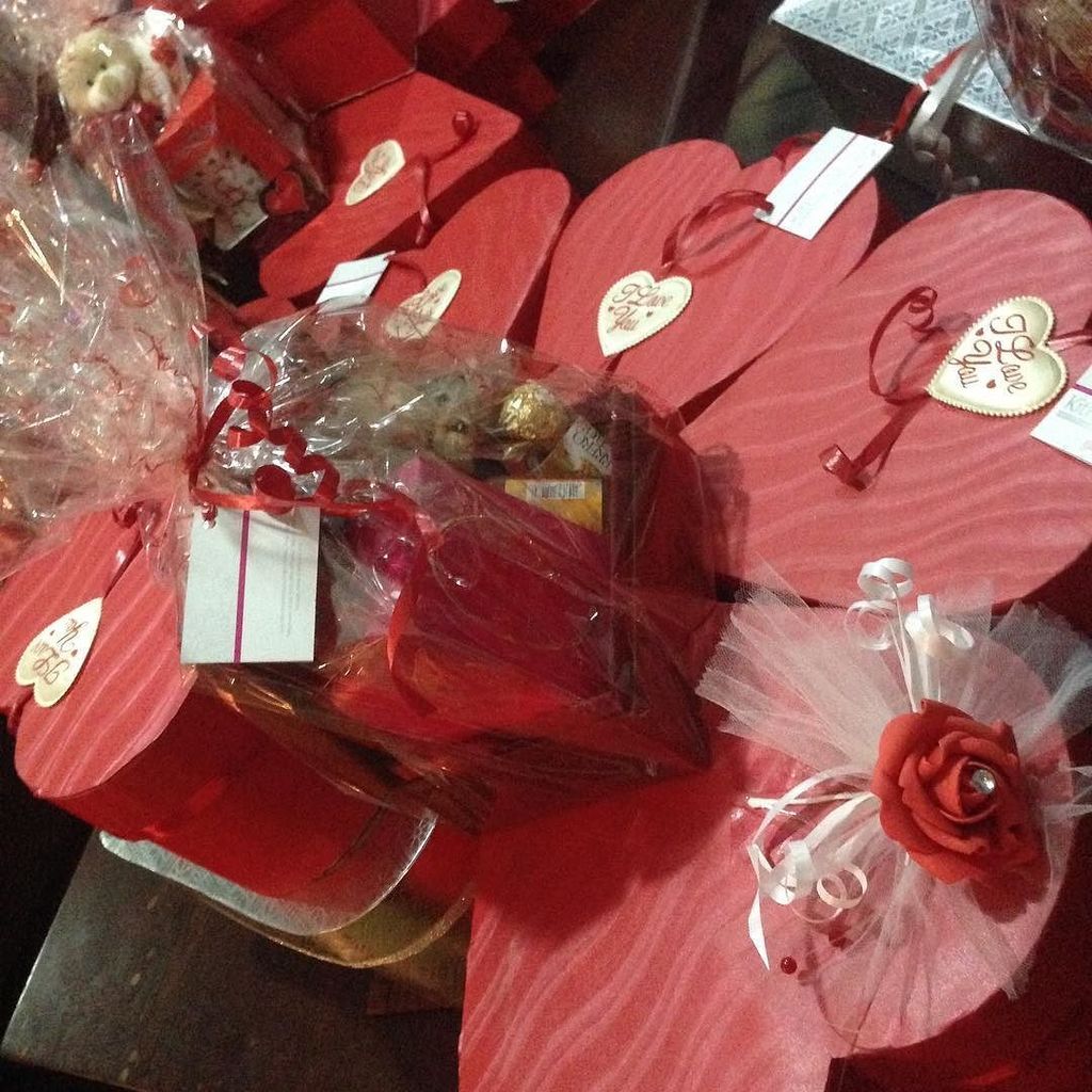 KithandKinGifts's tweet photo. #kithandkingifts at your service for Valentine's 2017 https://t.co/JZaGN6EdpO