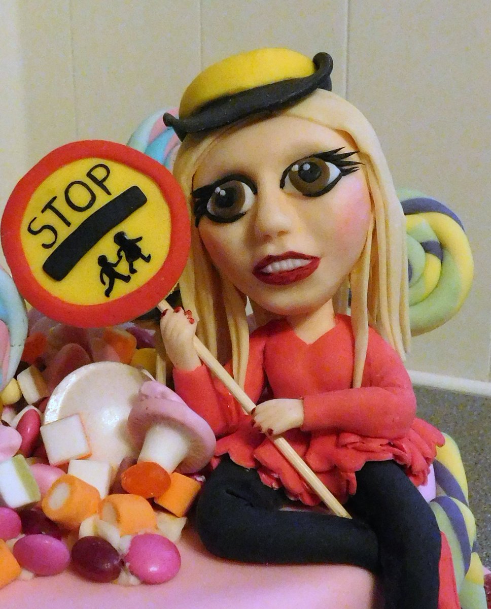 BarbsCakes's tweet photo. 18th birthday cake #sweet #lollypop #lollypoplady https://t.co/Y60gV0pgj9