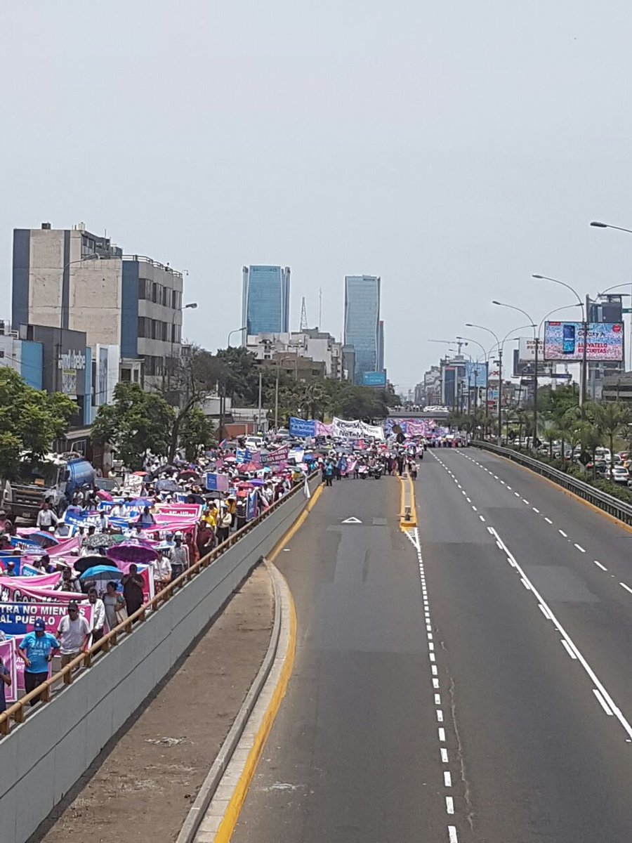 RebecaE1417's tweet photo. No somos unos cuantos oigan nuestra voz. #conmishijosnotemetas @ppkamigo @MineduPeru https://t.co/CWrZFZZz1r
