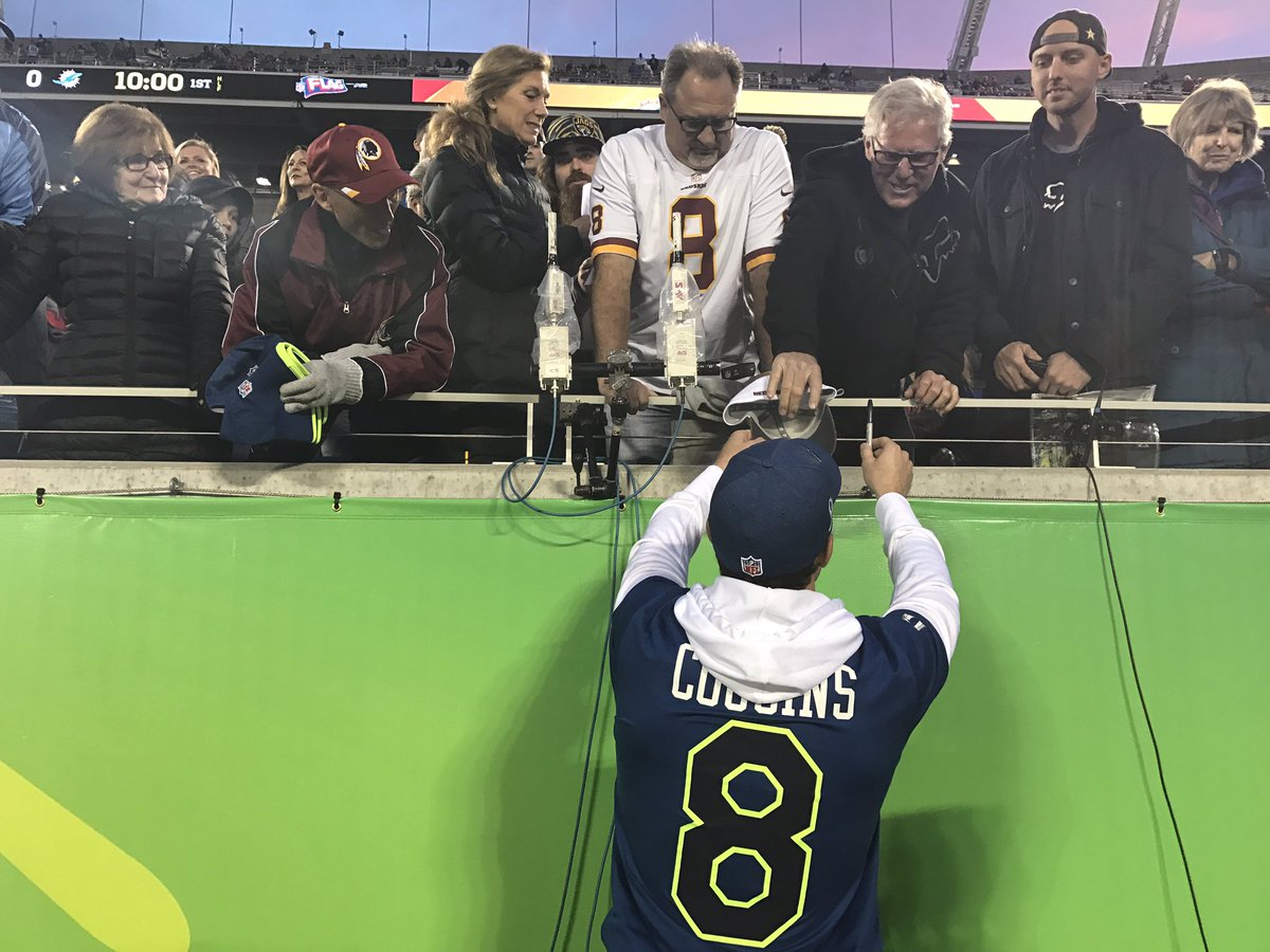 Commanders's tweet photo. #FootballIsFamily #HTTR #ProBowl https://t.co/4eJq1X1gMN