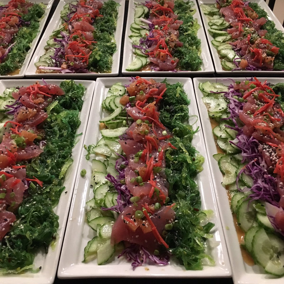 knoxkaizen's tweet image. Celebrating Chinese New Year tonight with our friends @knoxpublichouse and @pattonvalley. #nofilter #yearoftherooster #tunatime