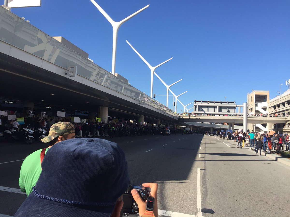 sasanid's tweet image. LAX