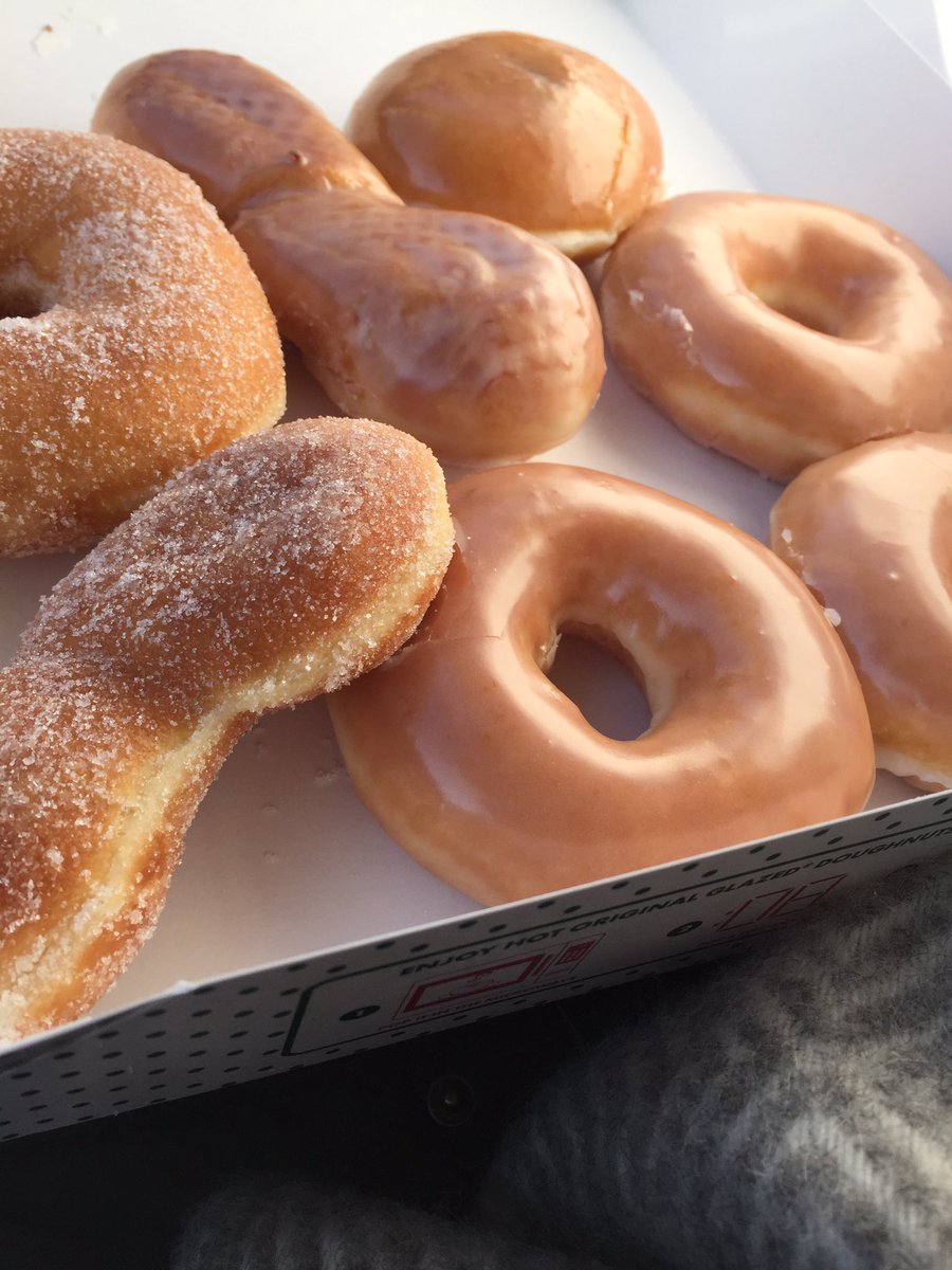 mesaaquatics's tweet photo. The Mesa Aquatics Apparel Fundraiser starts Monday! Pre-order Krispy Kreme doughnuts $12/dozen (cash only) for delivery February 13th. 🍩🍩🍩 https://t.co/N5Xg6CWyOn
