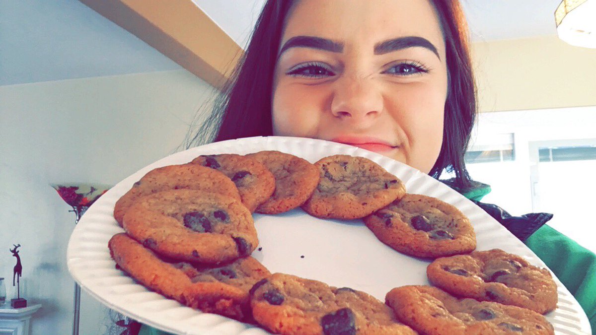 tcollins017's tweet photo. made some cookies for my grandma 😊🍪 #GreatKindnessChallenge #apbio3 https://t.co/u8gRh05AJp