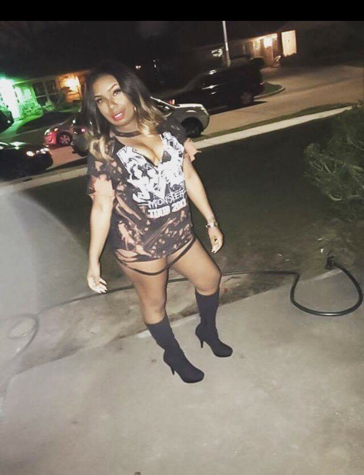 blueballbandit's tweet photo. shop @denimdesigner1 
@denimdesigner1 caught these ladies looking Hottt🔥🔥🔥#distressedtee #hot #wolf #banging #laceup https://t.co/x54e9XCzKa https://t.co/7tJnK0cASn