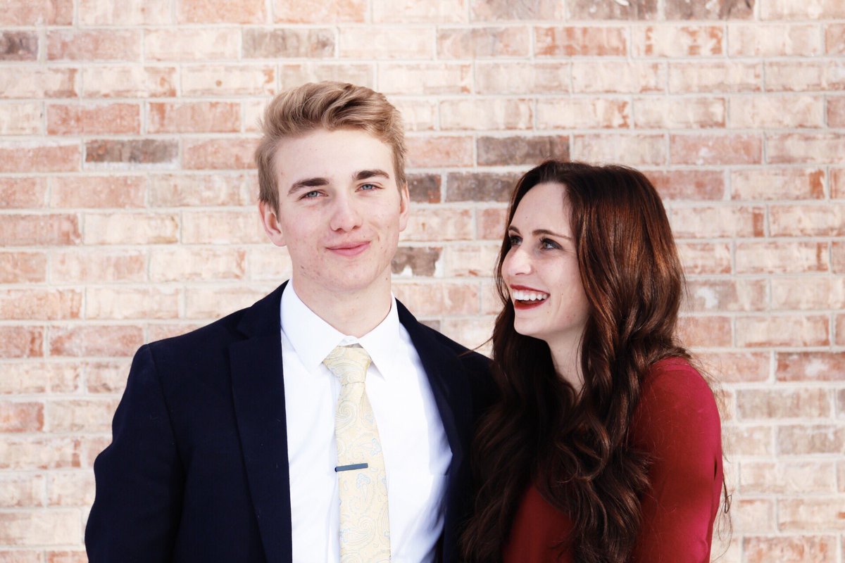 olivia_burnett1's tweet photo. Ill miss you Sammi💙 Germany is super lucky to get you as a missionary🇩🇪 https://t.co/be725LQuME