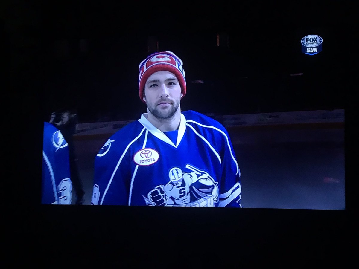 tiggrmommi's tweet photo. 💙😍💙 its like he's looking into your soul #HeKnows #Conacher #AHLAllStar #SyrCrunch https://t.co/ZyCh7zx9vC