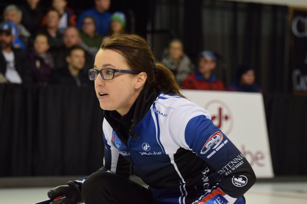 StAlbertCurling's tweet photo. Still 2-0 for @TeamKleibrink against @SweetingTeam after 2! #JiffyLubeABscotties @jackieraecfcw https://t.co/85gixn6a26
