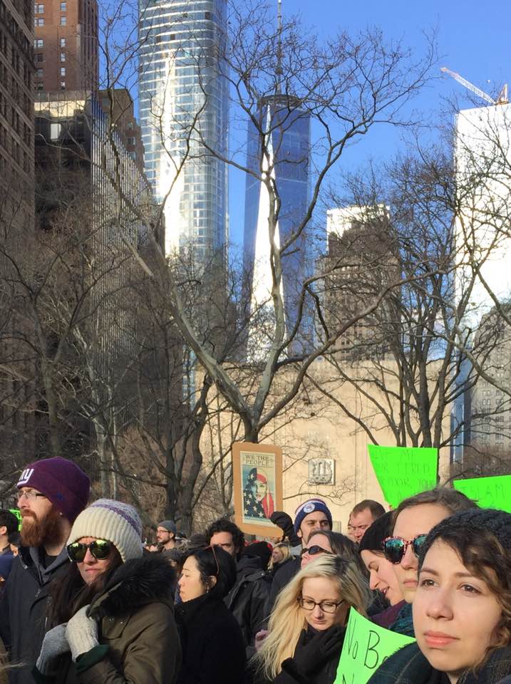latebloomingles's tweet photo. Standing in front of Statue of Liberty and Ellis Island #thisiswhatdemocracylookslike #NoBanNoWall #RESISTANCE https://t.co/K8jvVruT6g