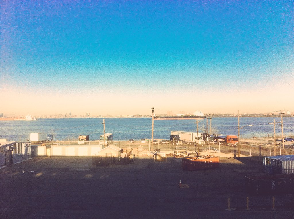 fabiodavipassos's tweet photo. south tip of #Manhattan between 2 railway stations connecting my class to gym #orbitingny #siny #statenisland #nyny https://t.co/xmAKpzW1az