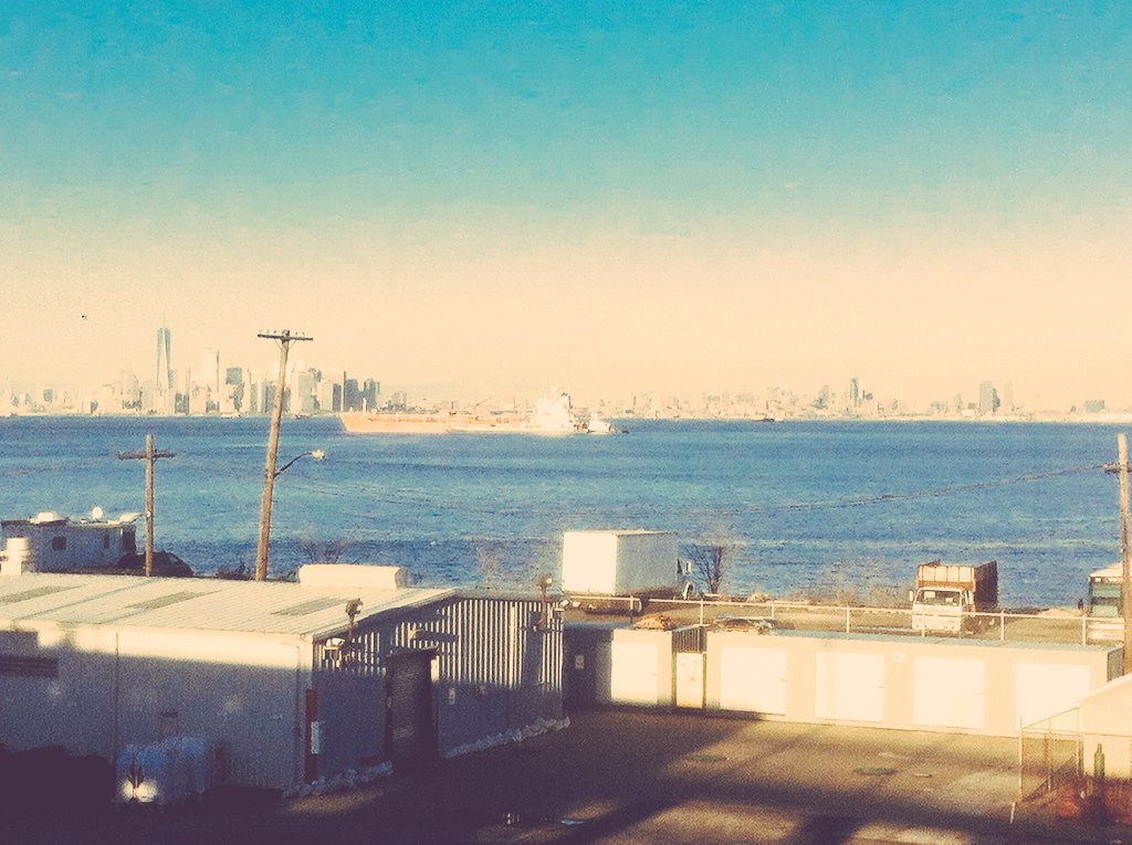 fabiodavipassos's tweet photo. south tip of #Manhattan between 2 railway stations connecting my class to gym #orbitingny #siny #statenisland #nyny https://t.co/xmAKpzW1az