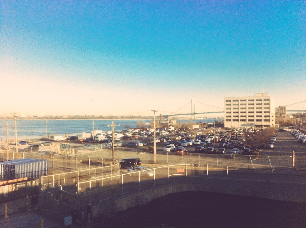 fabiodavipassos's tweet photo. south tip of #Manhattan between 2 railway stations connecting my class to gym #orbitingny #siny #statenisland #nyny https://t.co/xmAKpzW1az