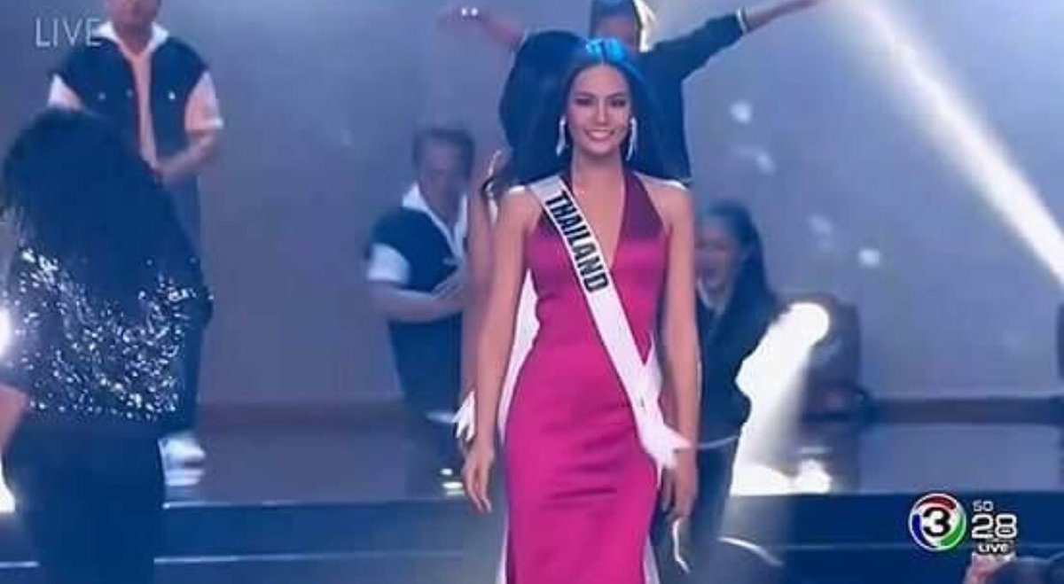 daradaily's tweet photo. ครั้งที่แล้ว 130 ล้านโหวต!!!!! ตอนนี้ไทยแลนด์ต้องให้ได้มากกว่านะ #MissUniverse #Thailand https://t.co/5zlZdtRDtV
