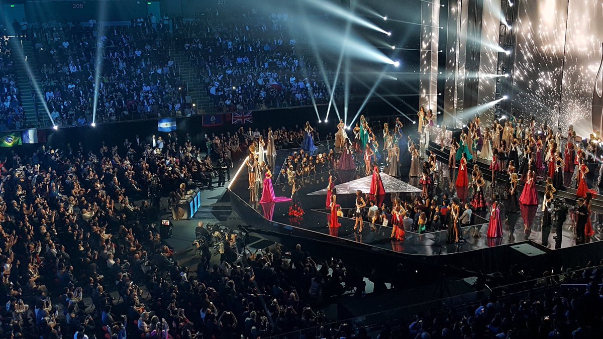 manilaconcerts's tweet photo. Twitter voting is now open! Vote using #MissUniverse #Philippines! https://t.co/LOpCsjiuPm
