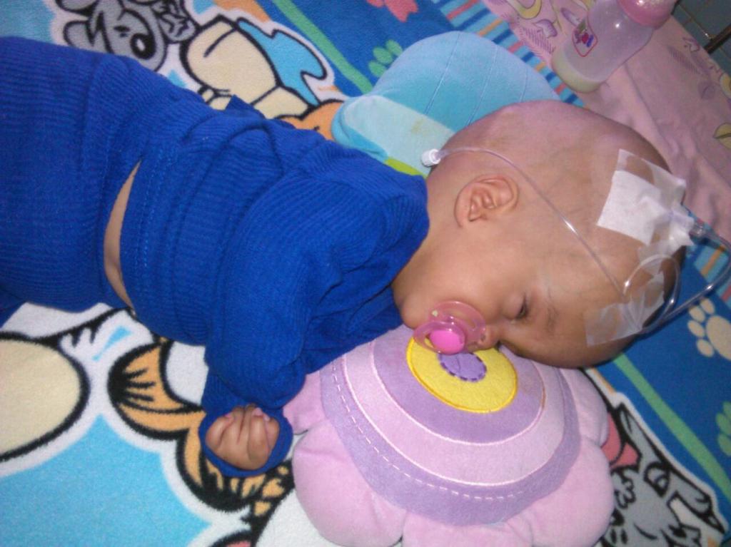 denunciascne's tweet photo. #ServicioPublico Galilea de 4 años esta en la sala  de neuro del Hospital J.M de los Rios, necesita Pañales, toallitas húmedas, ropa. https://t.co/slBUqkcpTx