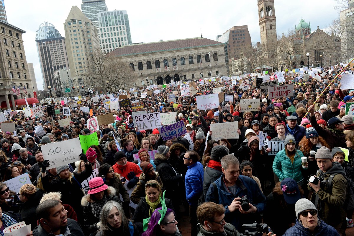 inthesetimesmag's tweet photo. Nationwide protests against Trump's Muslim ban show no signs of slowing, including at Boston's Copley Square where thousands rallied today. https://t.co/e7MsGaOOjm
