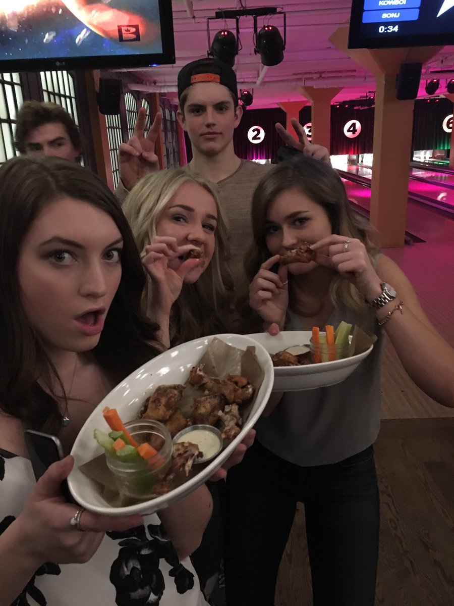Found some babes at nationals, absolutely loving the wings and the atmosphere! #yycwings