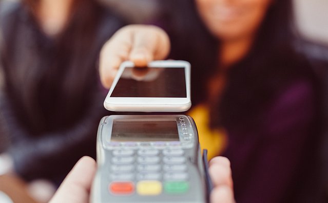 Designer Wallet or Mobile Wallet: Which One Do You Carry? bit.ly/2kDqYwZ