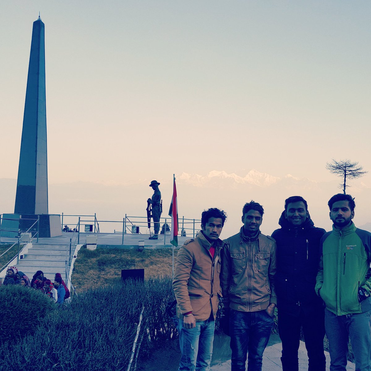 sudipstha08's tweet photo. Such a wonderful place😀
#Dargeeling😍😍😍 https://t.co/5CvrF4Kdhe