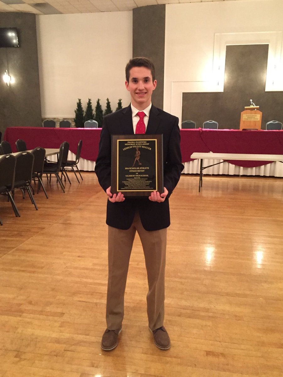 Falconnest2018's tweet photo. Congratulations to @eheydt6 for being named the 2016 Scholar Athlete of Lehigh Valley Boys Soccer!!πβ½οΈ #StudentAthlete #boyssoc https://t.co/k3UOV7FJXl