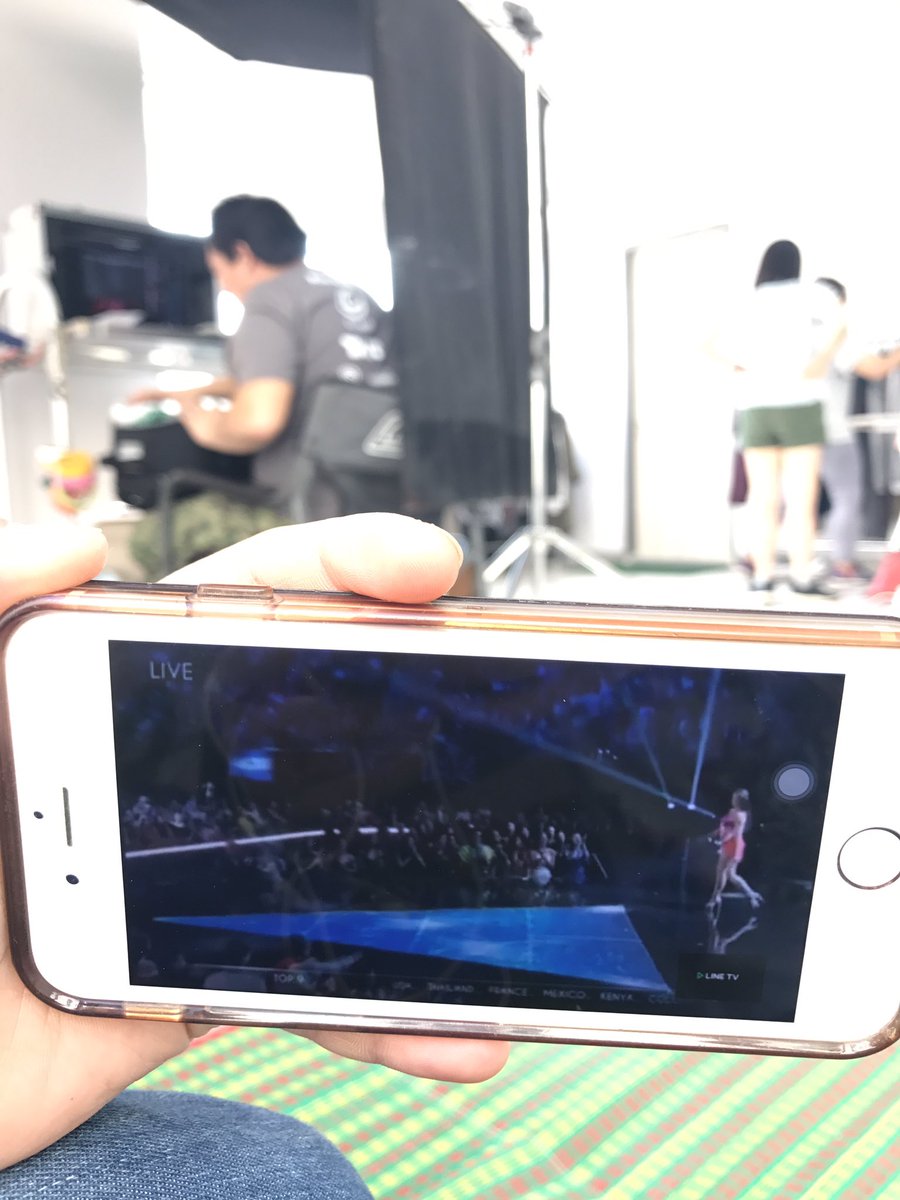 baifernbahhhhh's tweet photo. บทไม่ท่องล่ะ กองหนูป่วนไปหมด #MissUniverse #Thailand https://t.co/3qjyzoHMpk