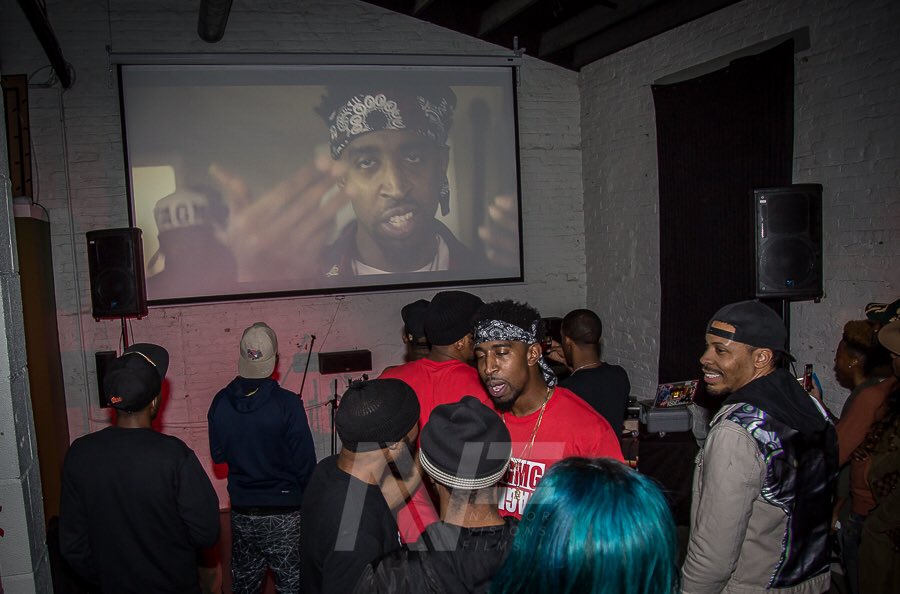 BOLO301's tweet photo. @BigDro_TAGMG @StreetScott showing their new video for the first time on the big screen 📺
🎥🎥🎥by ME
#naylorvisionsfilms https://t.co/VWNe9ZN9lj