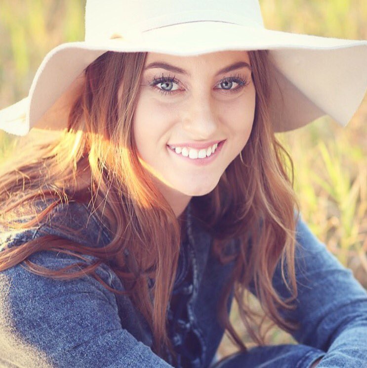 gracieferguson_'s tweet photo. 👒 https://t.co/qzeW7Gpvlj