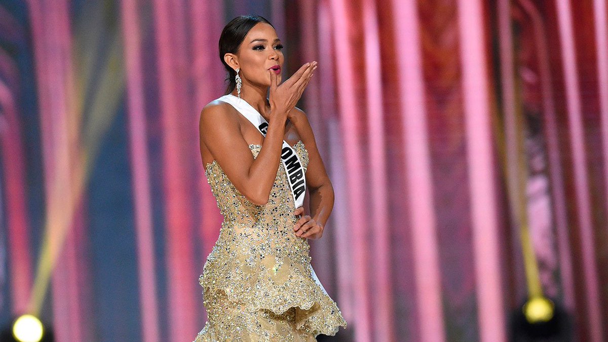 CaracolTV's tweet photo. Después del desfile en traje de gala, #AndreaTovar está en el top 6 de #MissUniverso 2017 - https://t.co/AwprUp0v0n https://t.co/KsaRBWOUN3