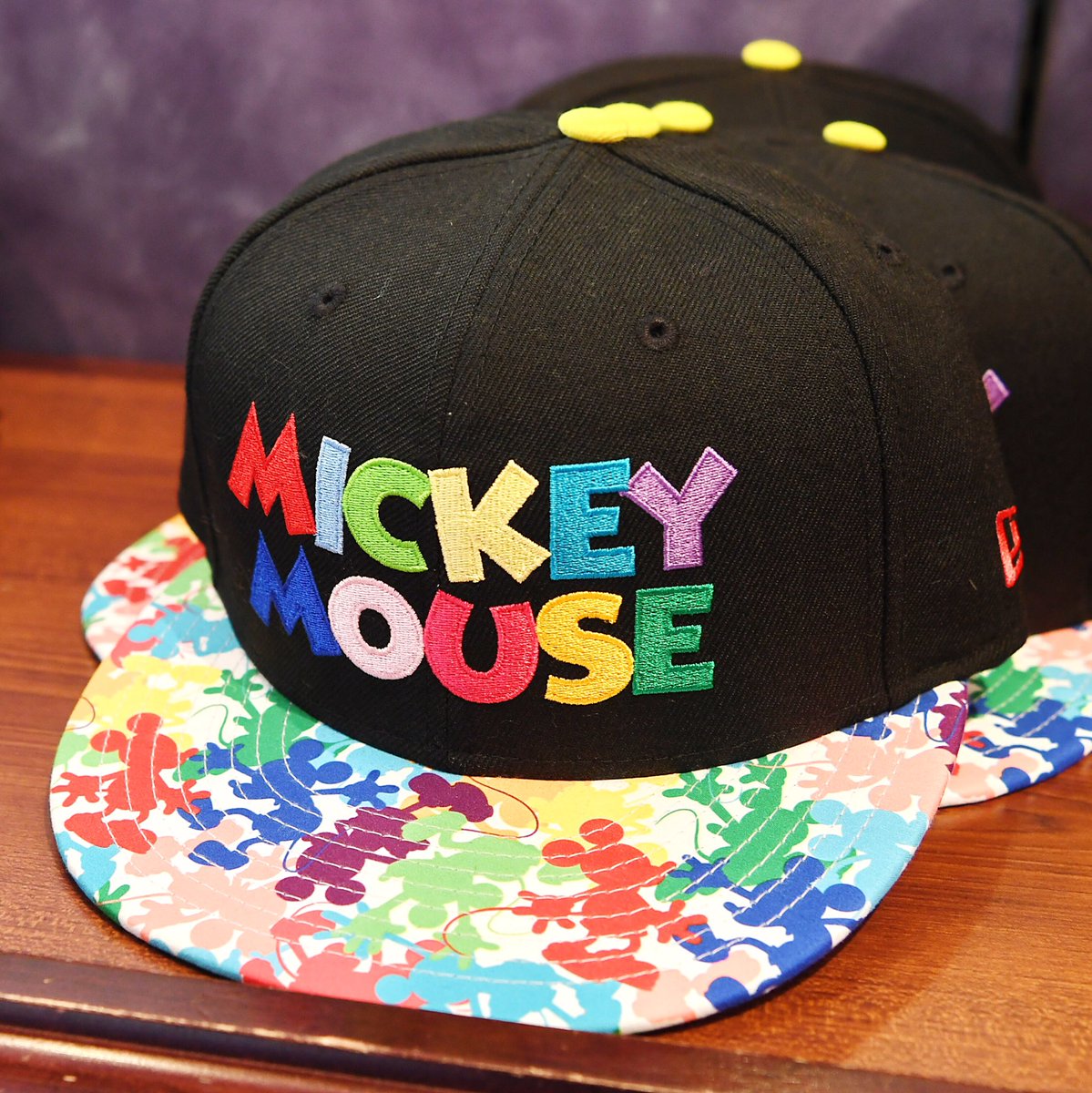 Mezzomikiのディズニーブログ Twitterissa カラフルかわいいミッキーたちのキャップ再販中 価格5900円です T Co S4crkgmsxl T Co Feubmqmxjv Twitter