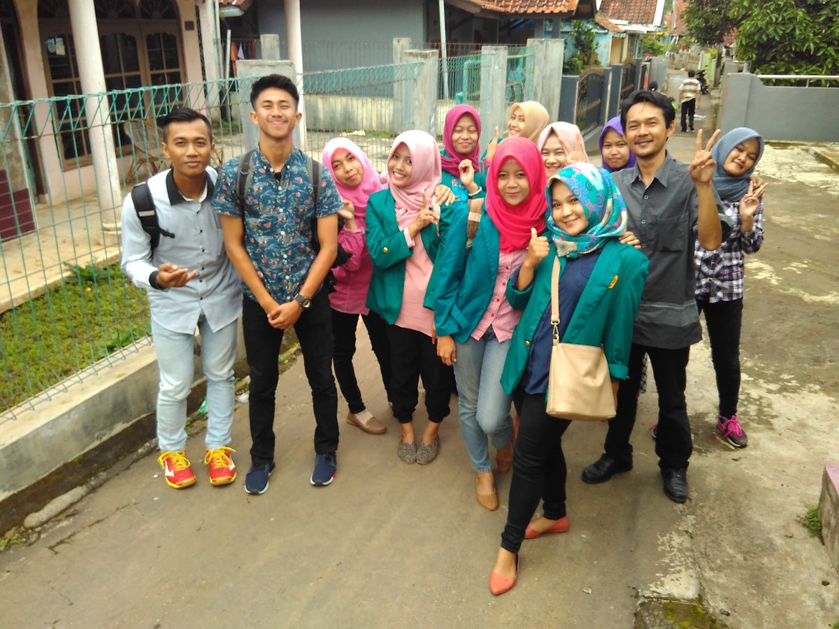 adittkucluk's tweet photo. Survey KKN 2017 desa Haurkuning Kecamatan Paseh @stkip11april https://t.co/wPBxHorOL0