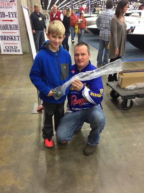 TLosemanfishing's tweet photo. We had a blast at the 2017 #LouBoatRVShow. Had the opportunity to put a smile on a lot of kids face. #Cabelas #RangerBoats #PROLINELURES https://t.co/z6PfYcy11Z