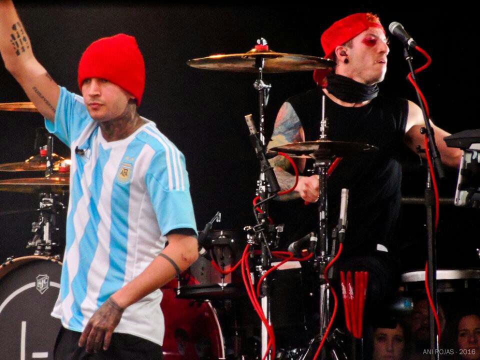 bcksliders's tweet photo. los necesitamos otra vez #LATAMWANTSTOP https://t.co/xJlvehDXMj