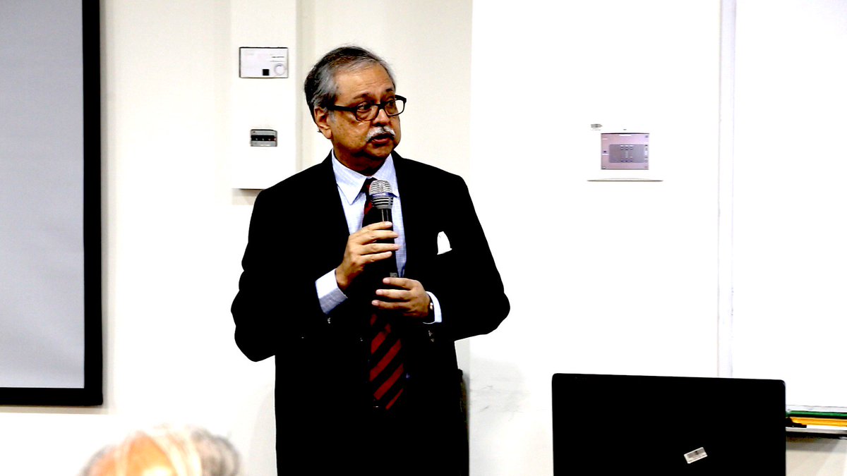 AshokaUniv's tweet image. 'some wonderful committed people have worked tirelessly to make this university' -Rudrangshu Mukherjee VC @AshokaUniv #Foundersday2017