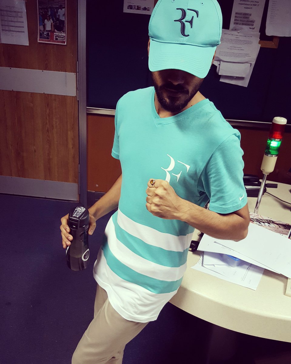taresh_h's tweet photo. @maya_jag my reaction to #rogerfederer winning #AustraliaOpen2017 and his #18thGrandSlam #federerforlife https://t.co/h8xhQqDroV