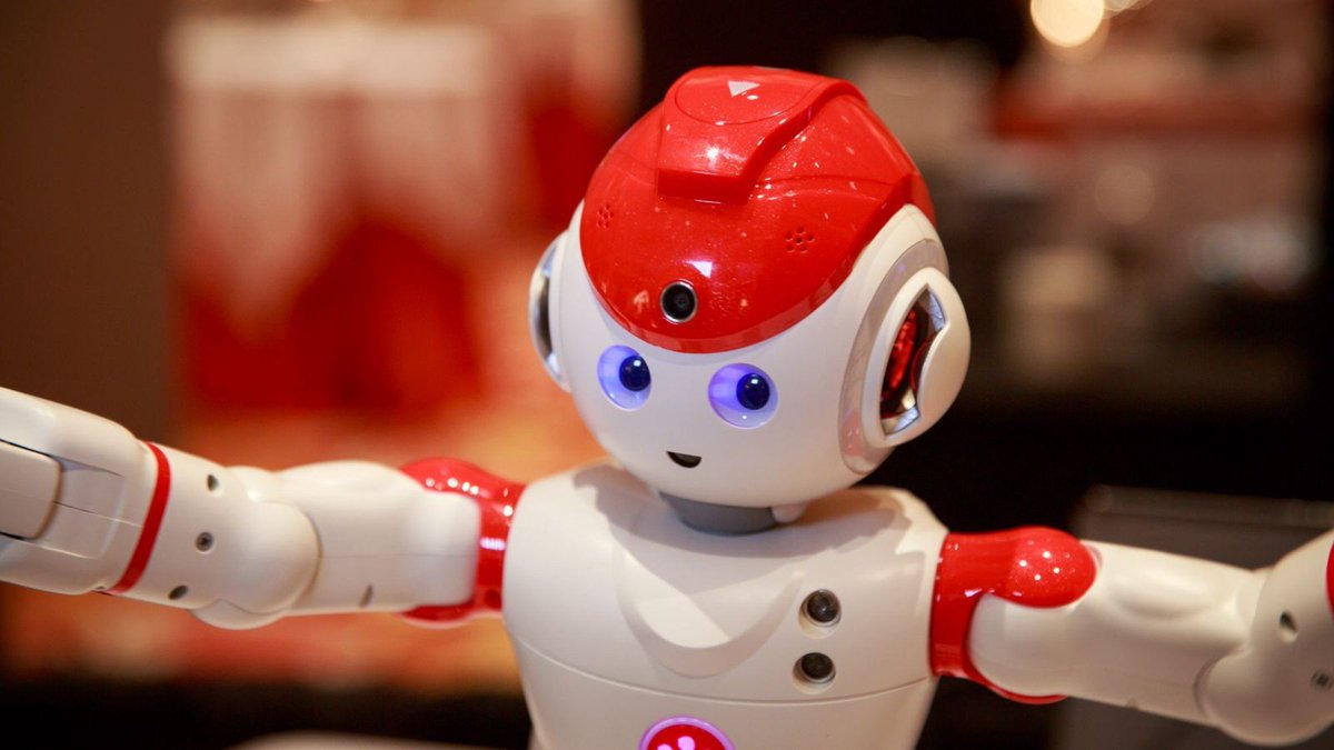 Robots in bank branches. The future of banking or crappy gimmick? #ai #fintech #robot #chatbot To be, or bot to be bit.ly/2kaYvRi