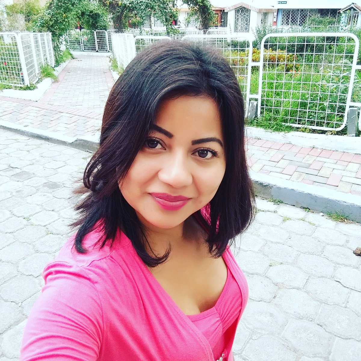 alexandraandi76's tweet photo. #NuevaFotoDePerfil https://t.co/hnRl6YY3ei